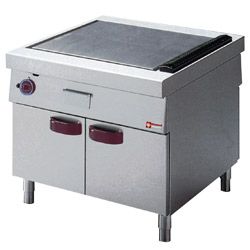 Plaque de cuisson, gaz, lisse, armoire ouverte, "traversant central"