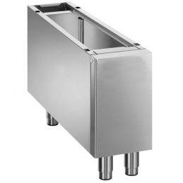 Soubassement fermé sur pieds inox réglables