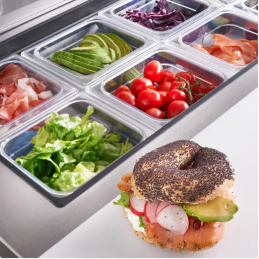 Table de préparation, 18 bacs GN 1/6, 2 tiroirs + 1 porte battante pleine, TRUE