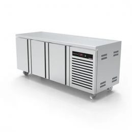 Desserte réfrigérée centrale inox avec groupe positif et 3 portes